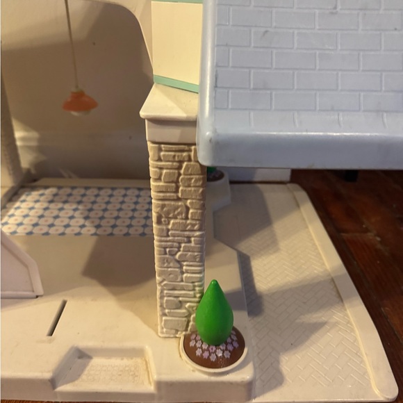Vintage 1989 Little Tikes Dollhouse no accessories - Picture 8 of 10
